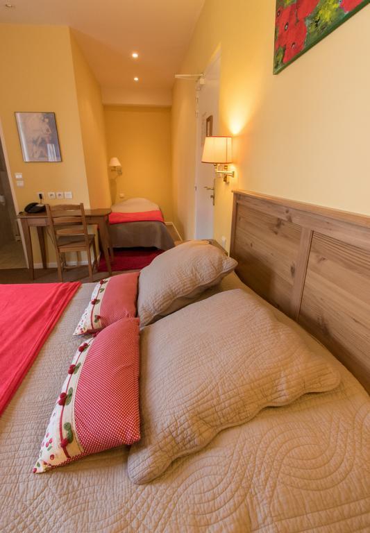 Au Bord Du Lac Hotel Saint-Remy-les-Chevreuse Exterior photo
